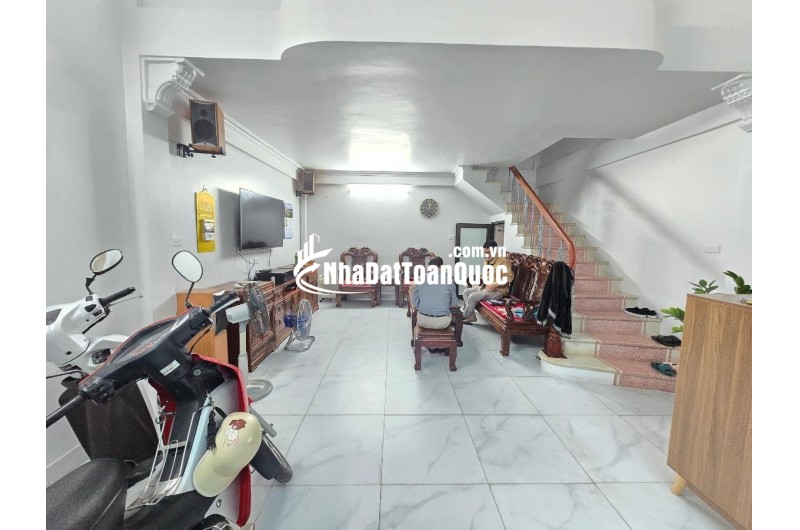 Bán nhà Thái Thịnh 35m 4 tầng MT4.3m lô góc, kinh doanh hơn 13 tỷ.